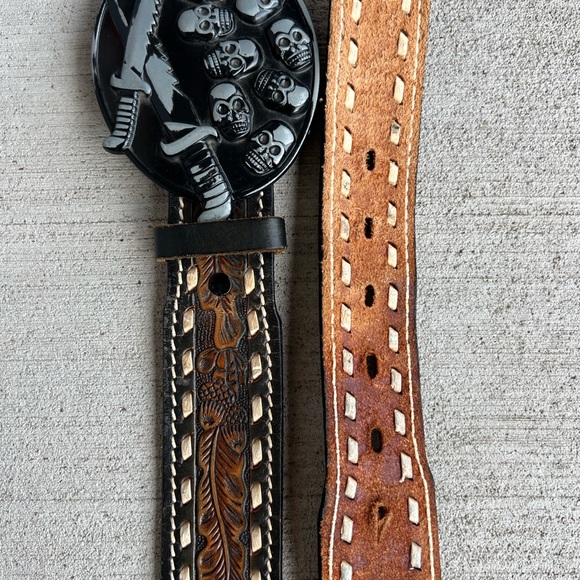 Vintage Tooled Leather Belt with Large Skull & Daggers Buckle – Size 36 - Picture 2 of 6